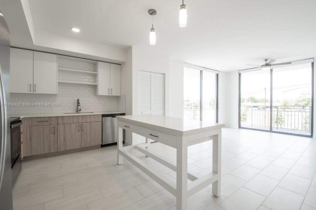 3645 NW 36th St 515, Miami, フロリダ 33142, アメリカ合衆国