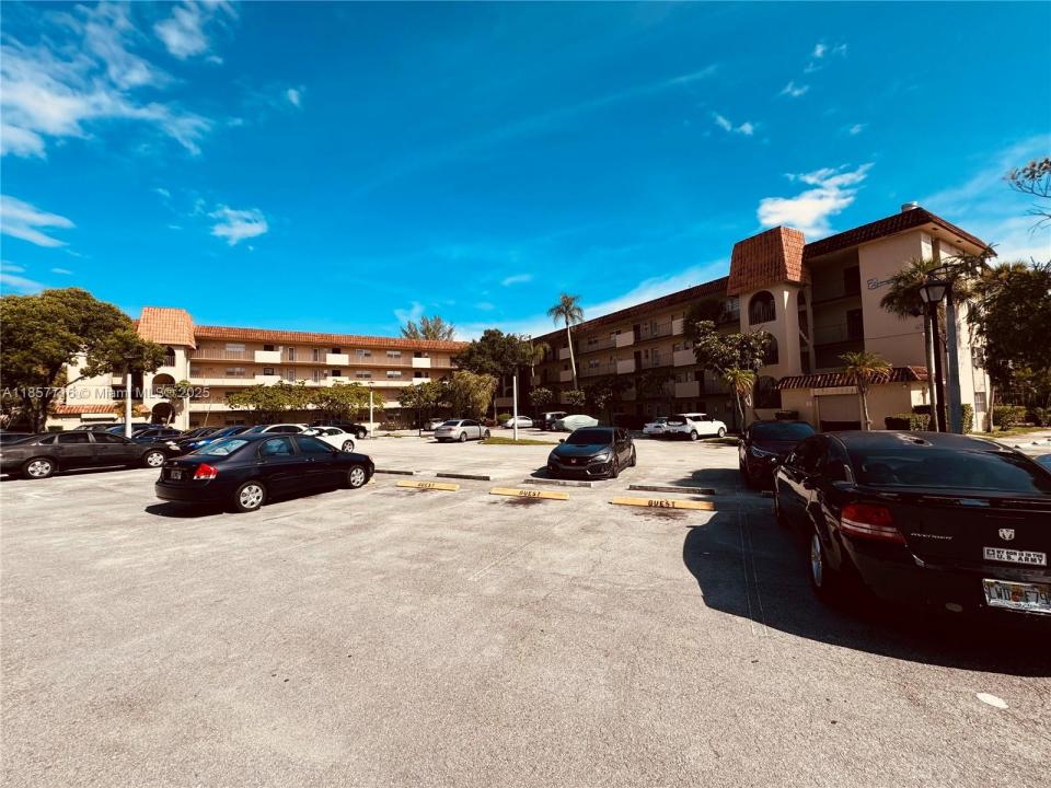 6100 S Falls Cir Dr 205, Lauderhill, 佛羅里達州 33319, 美國