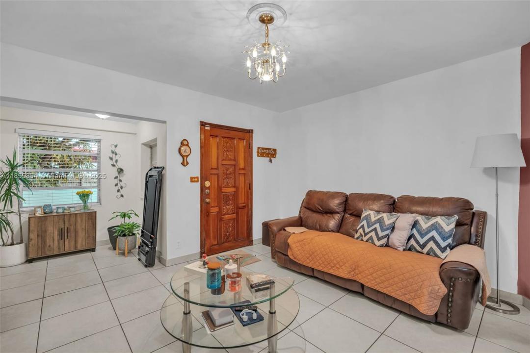 3248 NW 102nd St, Miami, Floride 33147, États-Unis