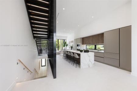 84 SW 28th Rd 4, Miami, Florida 33129, USA