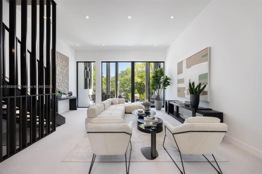 84 SW 28th Rd 4, Miami, Florida 33129