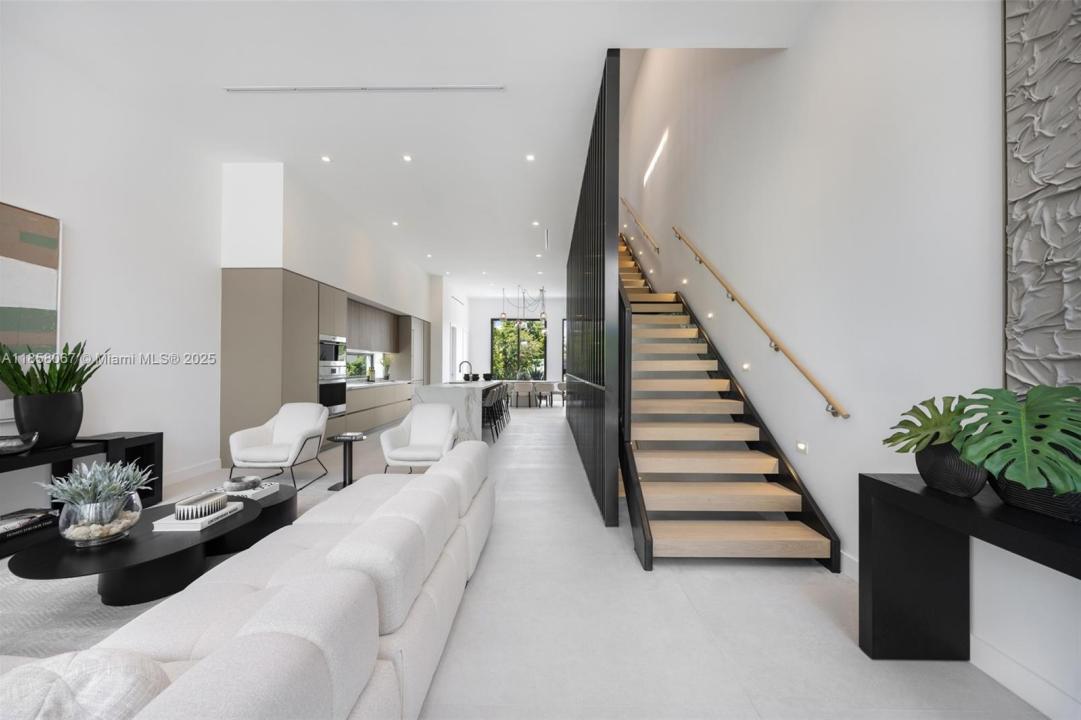 84 SW 28th Rd 4, Miami, Florida 33129