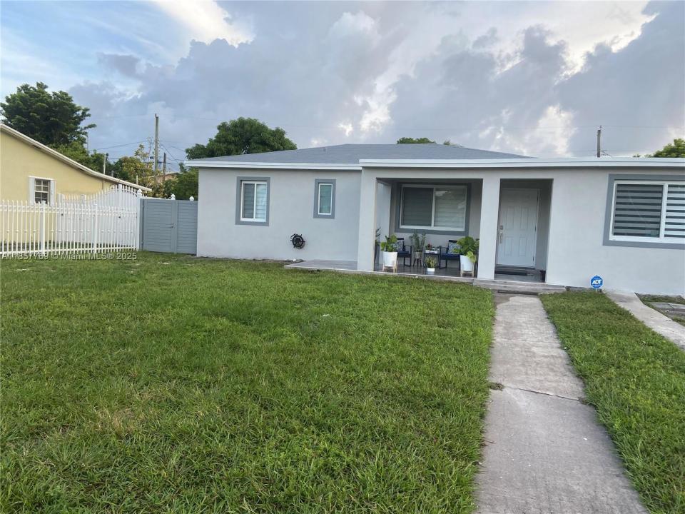 868 E 32nd St 0, Hialeah, Florida 33013, HOA KỲ