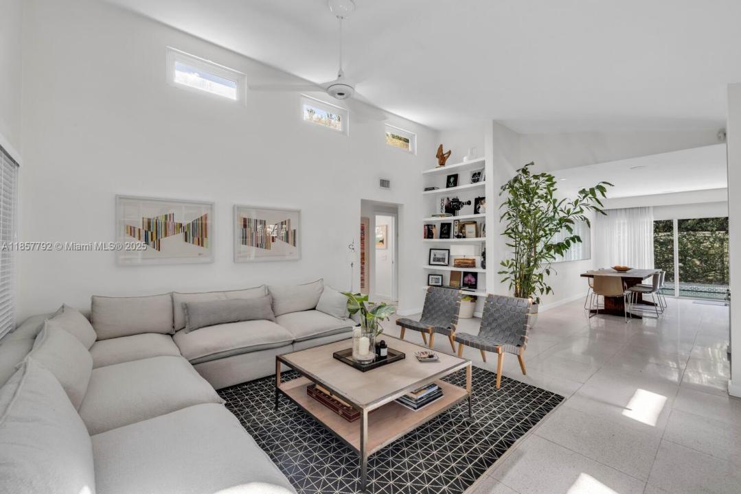 420 NE 87th St, El Portal, Флорида 33138, Соединенные Штаты
