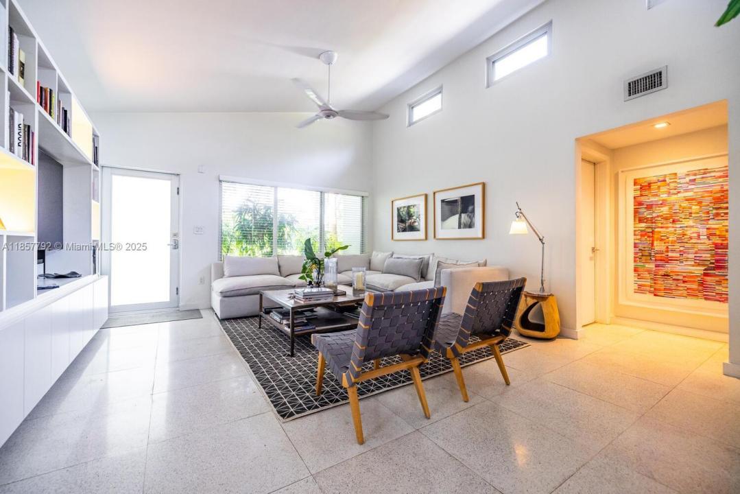 420 NE 87th St, El Portal, Флорида 33138, Соединенные Штаты
