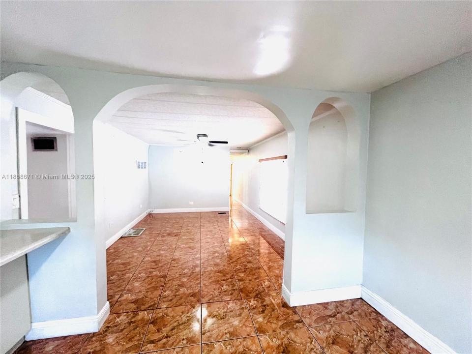 8181 NW South River Dr B223, Medley, Floride 33166, États-Unis
