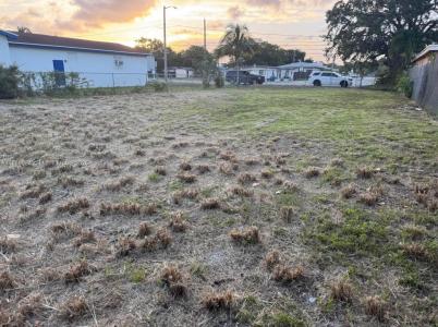 1950 Ali Baba Ave, Opa-Locka, Florida 33054, USA