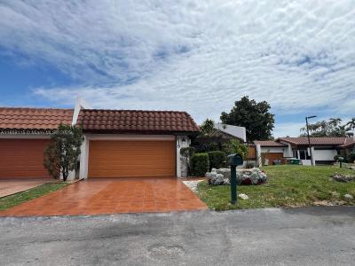 618 NE 195th St 0, Miami, Florida 33179, USA