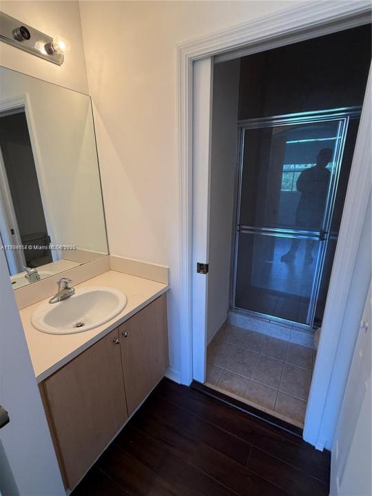 906 SW 143rd ave 502, Pembroke Pines, Florida 33027, USA