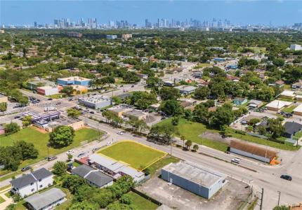 2263 NW 62nd St, Miami, Florida 33147, USA