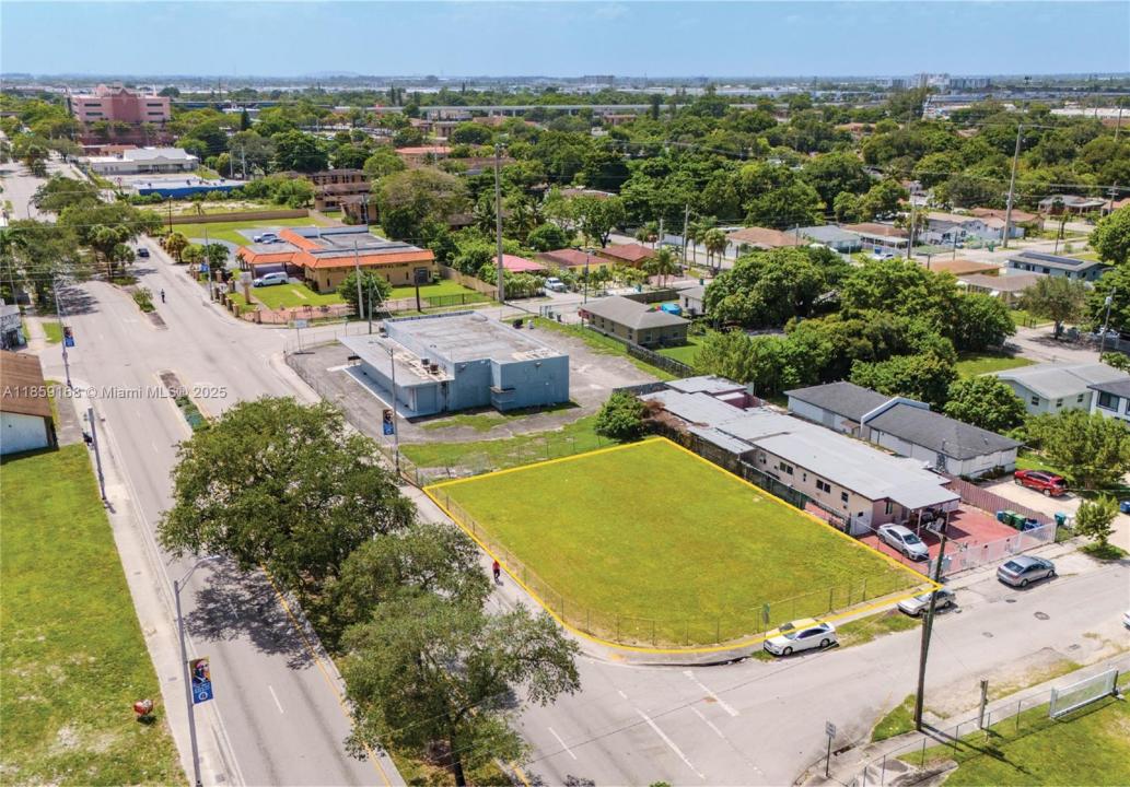 2263 NW 62nd St, Miami, Florida 33147, Estados Unidos