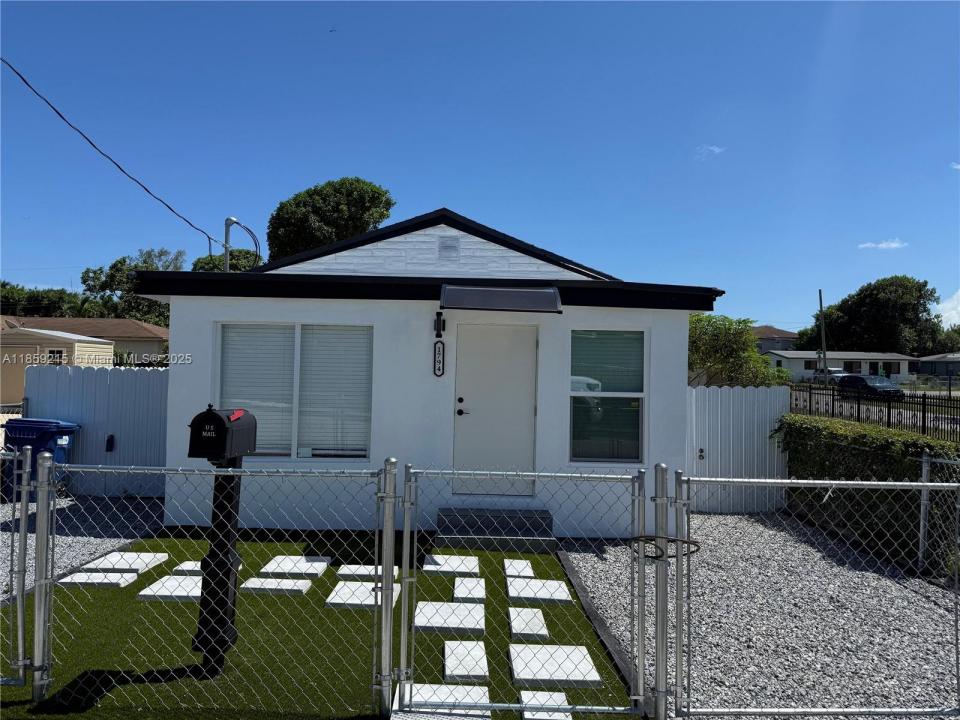 1794 NW 74th Ter, Miami, Flórida 33147, Estados Unidos
