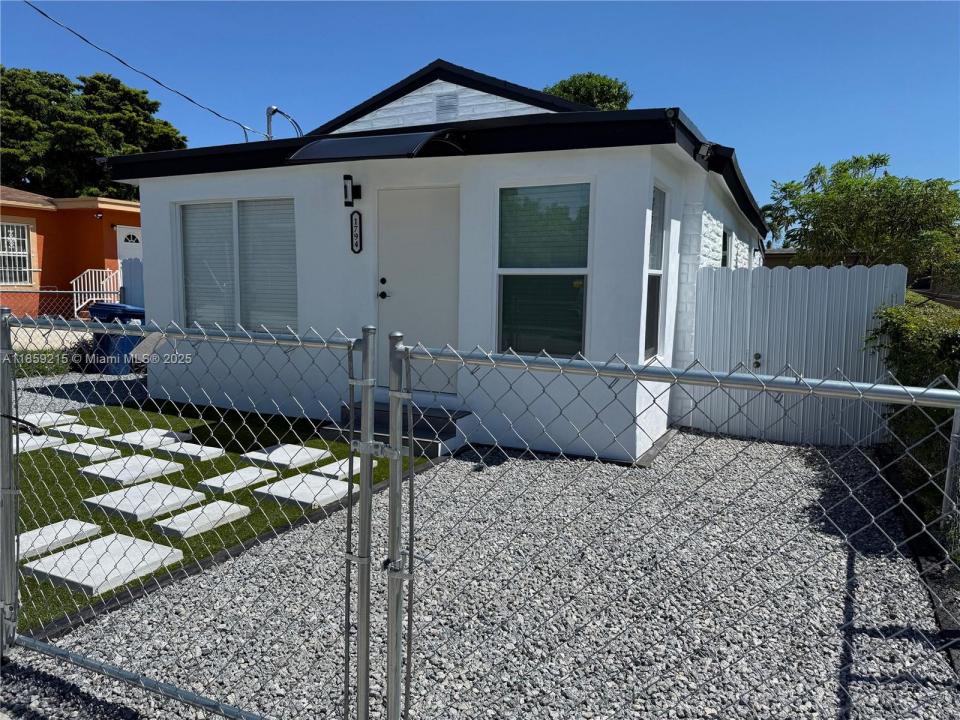 1794 NW 74th Ter, Miami, Flórida 33147, Estados Unidos