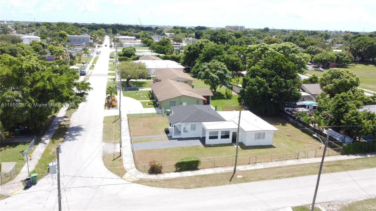 10490 SW 173rd Ter, Miami, פלורידה 33157, ארצות הברית של אמריקה 