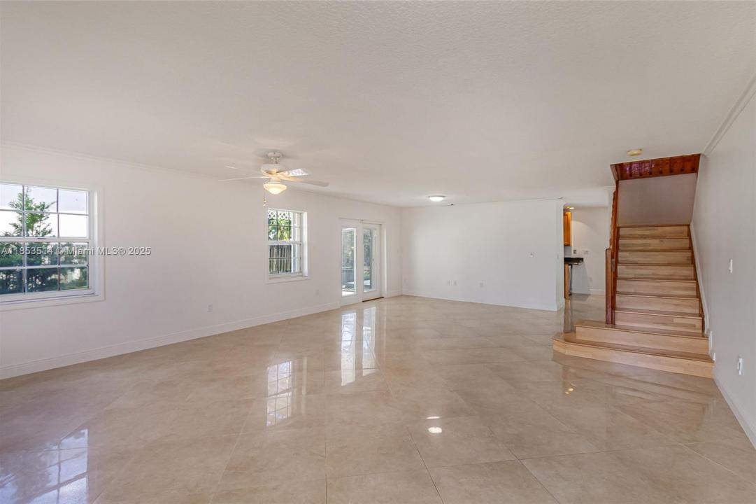 7725 NW 192nd St, Hialeah, Flórida 33015, Estados Unidos