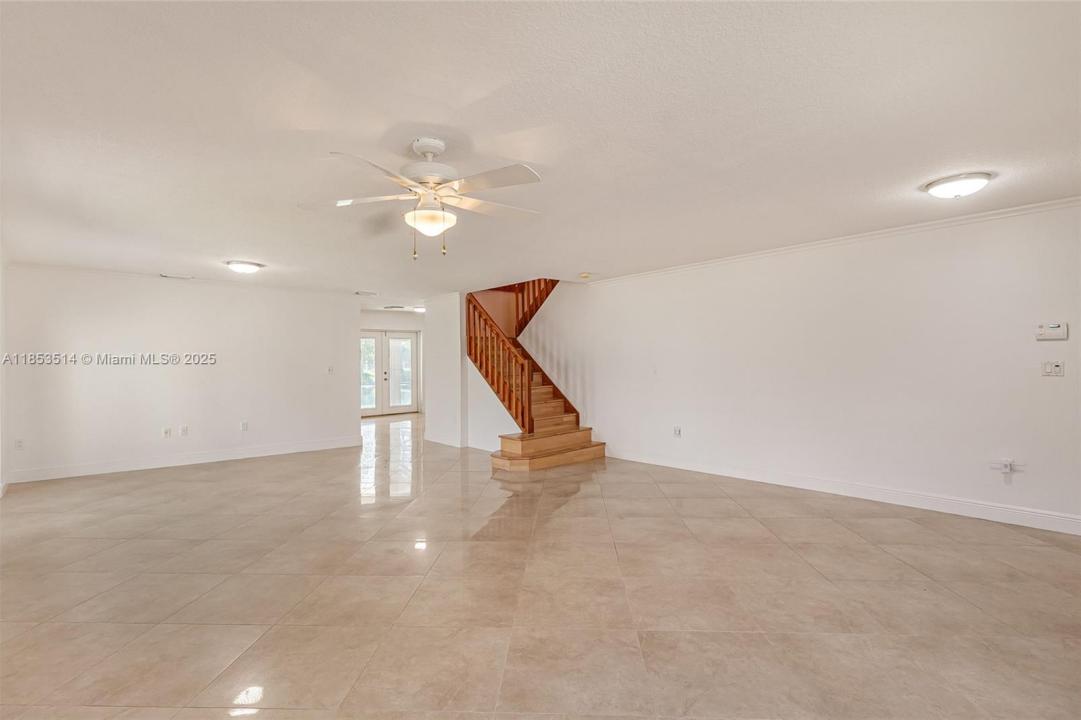 7725 NW 192nd St, Hialeah, Flórida 33015, Estados Unidos