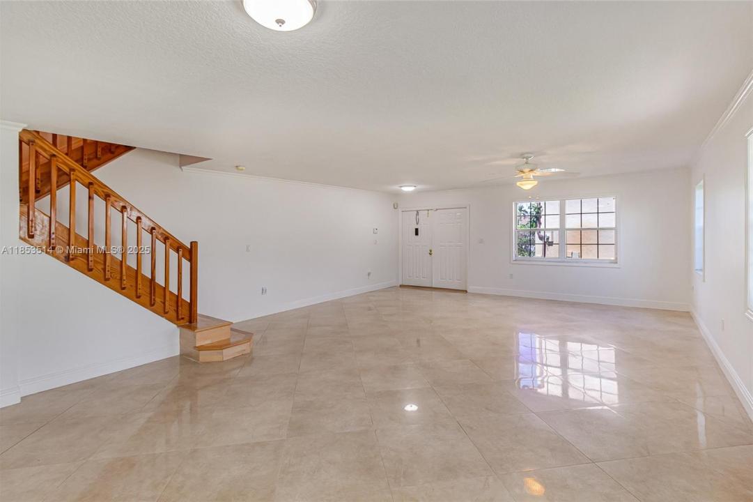 7725 NW 192nd St, Hialeah, Flórida 33015, Estados Unidos