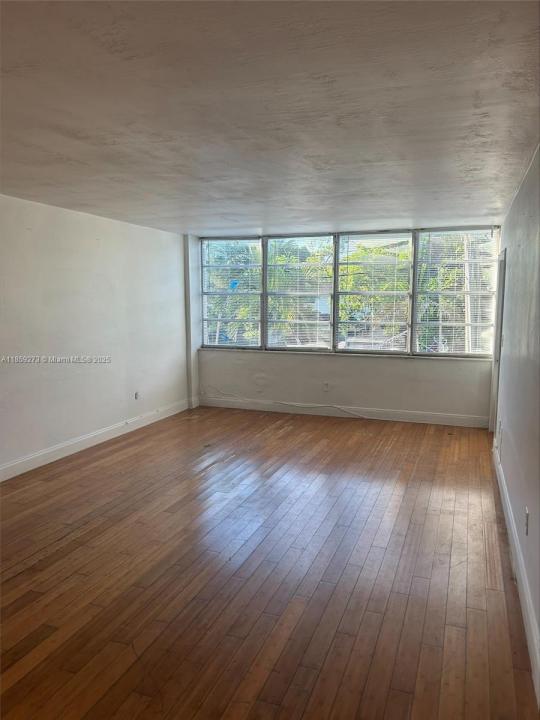 2175 NE 170th St 202, North Miami Beach, Florida 33162, HOA KỲ