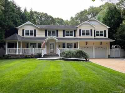 48 River Heights Drive, Smithtown, نيويورك 11787, الولايات المتحدة