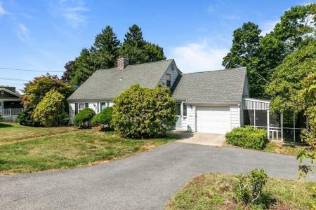 11 West Avenue, Tiverton, RI 02878, USA