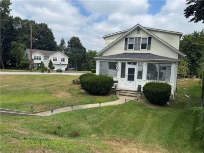 83 Farnum Pike, Smithfield, Rhode Island 02917