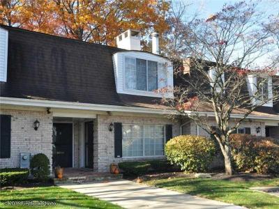 77 HOFFMAN Avenue C, Cranston, ロードアイランド 02920, アメリカ合衆国
