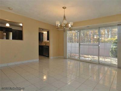 77 HOFFMAN Avenue C, Cranston, Rhode Island 02920, Estados Unidos