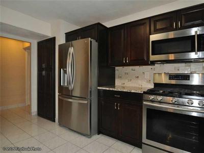 77 HOFFMAN Avenue C, Cranston, Rhode Island 02920, Estados Unidos