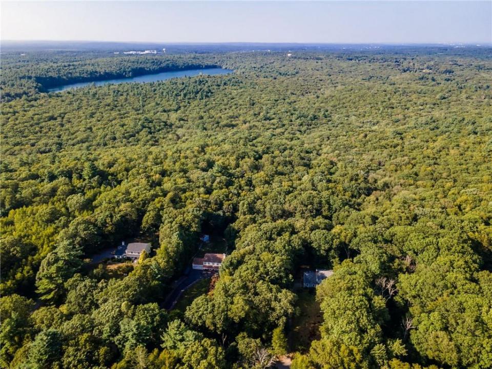 69 Bates Trail, West Greenwich, Rhode Island 02817, Estados Unidos