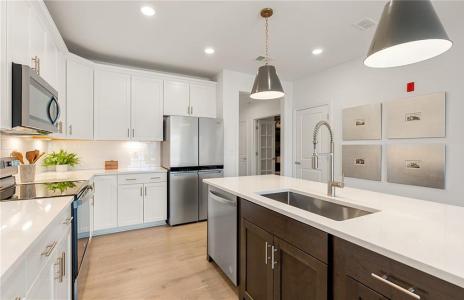 141 East Point Drive 404, East Providence, Rhode Island 02916, États-Unis