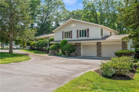 1 Rocky Crest Road, Cumberland, RI 02864, USA