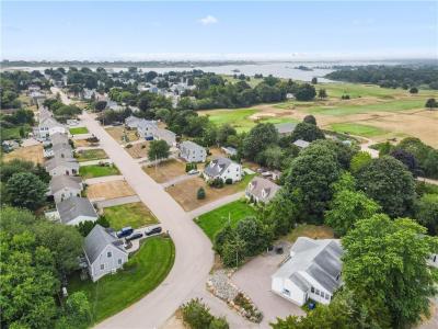 40 Charlene Avenue, Westerly, Rhode Island 02891, USA