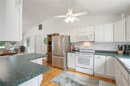 40 Charlene Avenue, Westerly, Rhode Island 02891, USA
