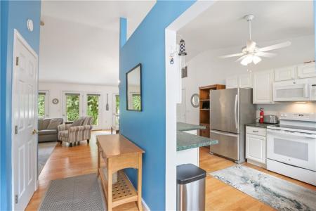 40 Charlene Avenue, Westerly, Rhode Island 02891, USA