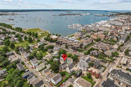 3 Sharon Court, Newport, Rhode Island 02840, USA