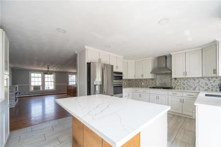 115 Sutton Avenue, East Providence, Rhode Island 02914, États-Unis
