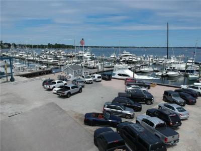 3 Division Street 2A, Warwick, Rhode Island 02818, USA