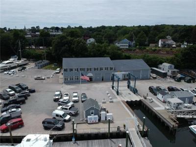 3 Division Street 2A, Warwick, Rhode Island 02818, USA