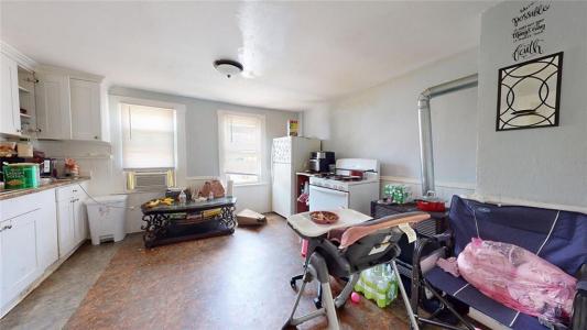 84 Chester Street, Woonsocket, رود ايلاند 02895, الولايات المتحدة