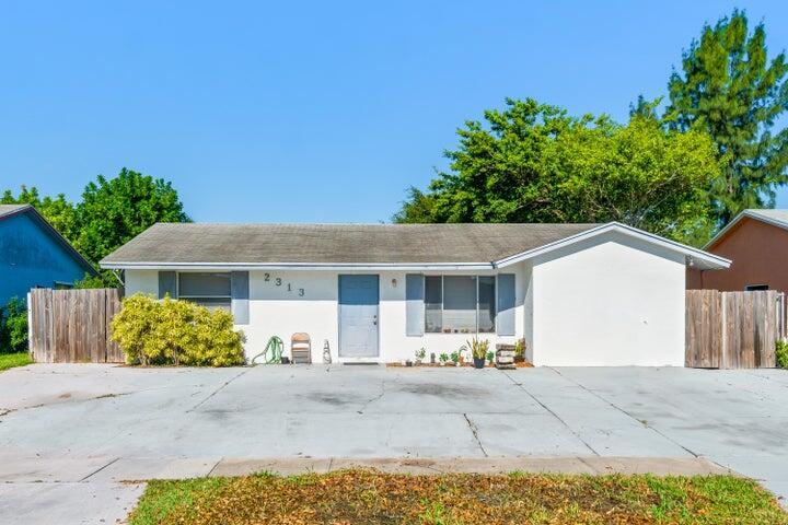 2313 Z Terrace, Riviera Beach, Flórida 33404, Estados Unidos