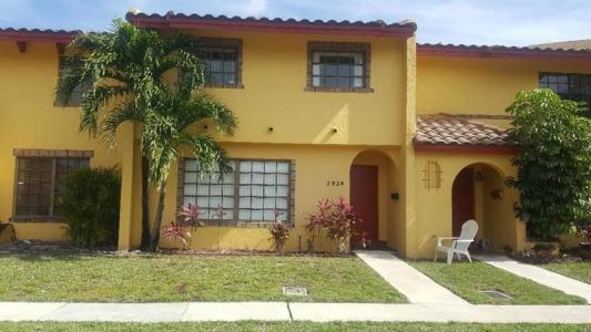 2624 NW 47th Ter 1105, Lauderdale Lakes, Florida 33313