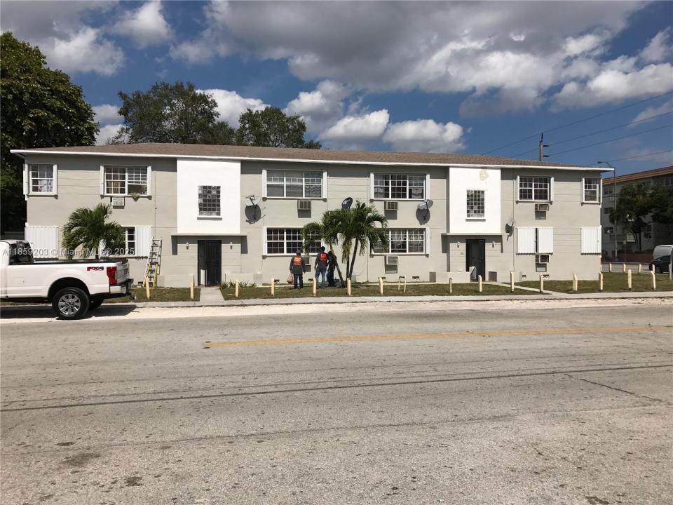 595 NE 129th St, North Miami, Flórida 33161, Estados Unidos