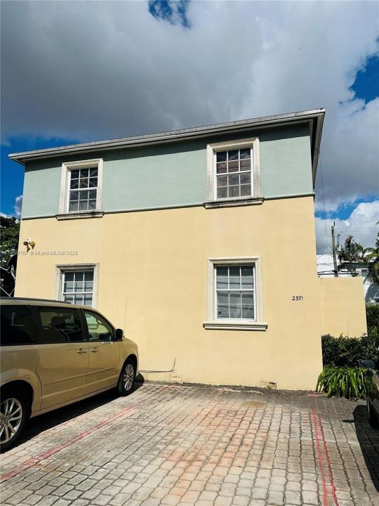 2371 SW 27th St, Miami, Floride 33133, États-Unis