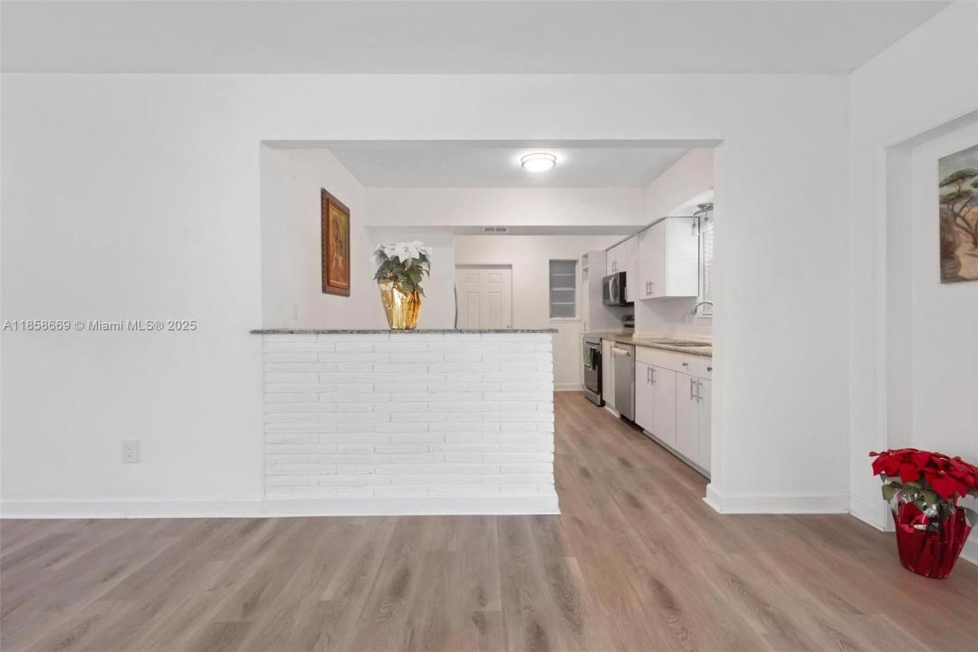 535 NE 158th St, Miami, פלורידה 33162, ארצות הברית של אמריקה