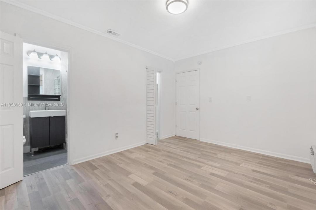 535 NE 158th St, Miami, פלורידה 33162, ארצות הברית של אמריקה