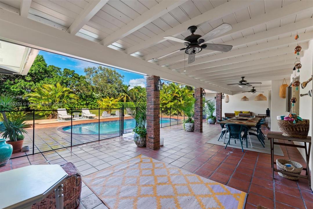 11420 SW 80th Rd, Pinecrest, Florida 33156