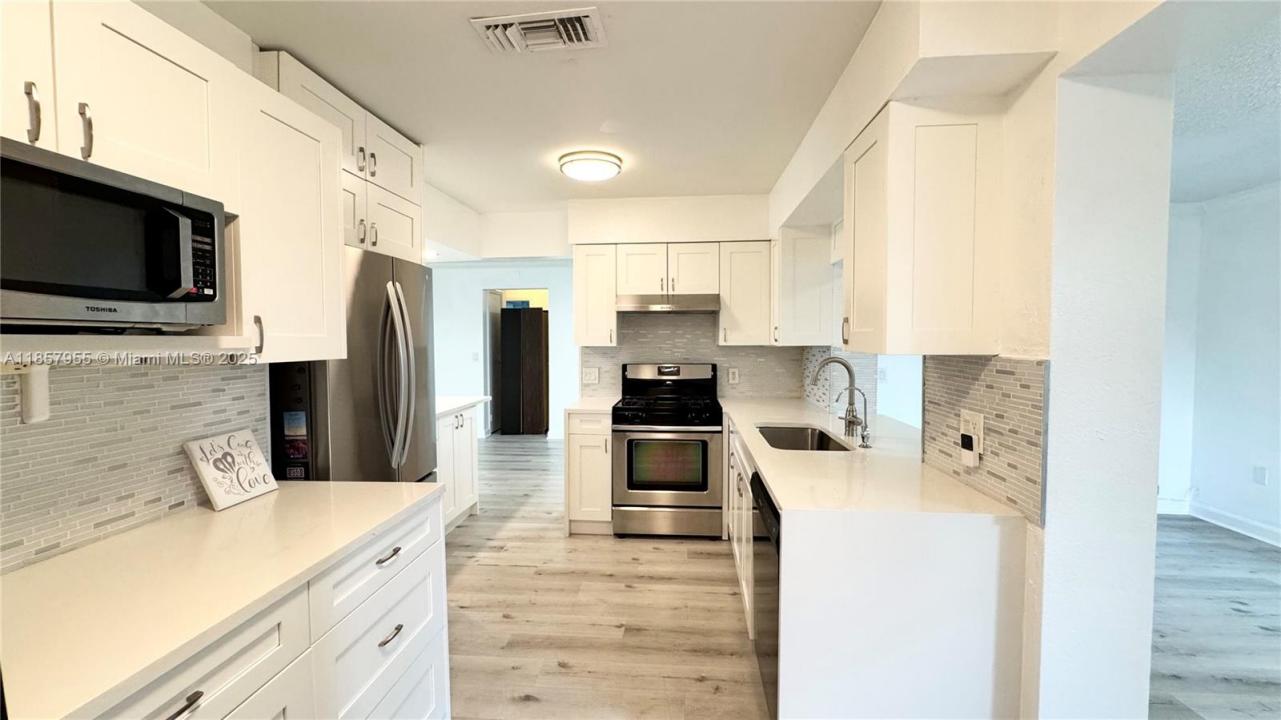 11360 NW 31st St, Sunrise, Florida 33323, HOA KỲ