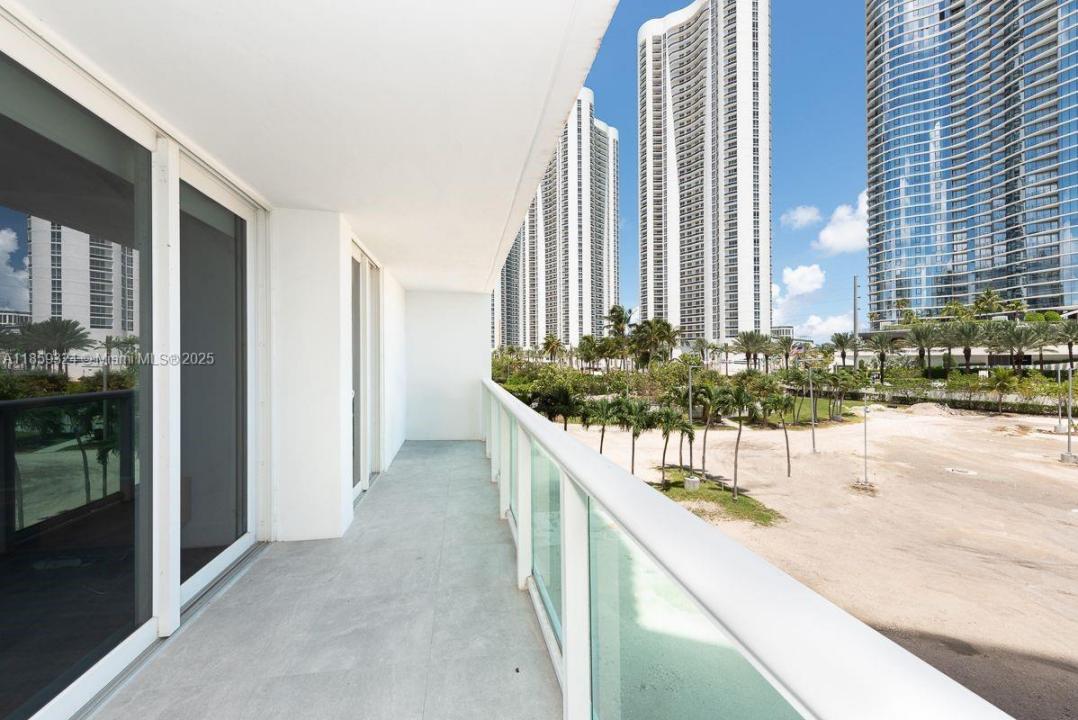 100 Bayview Dr 210, Sunny Isles Beach, Florida 33160