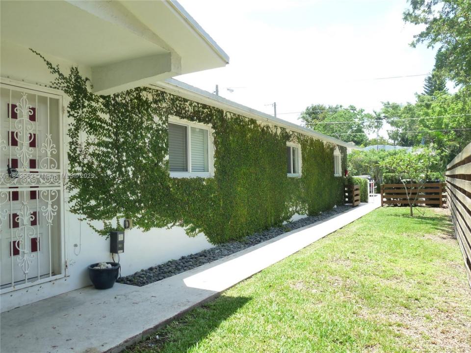453 NE 70th St 455, Miami, Флорида 33138, Соединенные Штаты