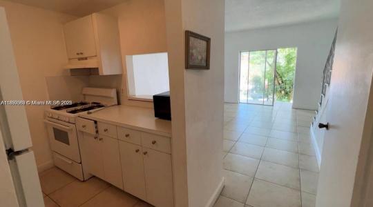 1305 W 53rd St 430, Hialeah, Florida 33012, USA